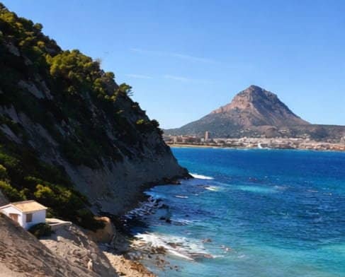 Foto van de kust van Javea en de Montgo